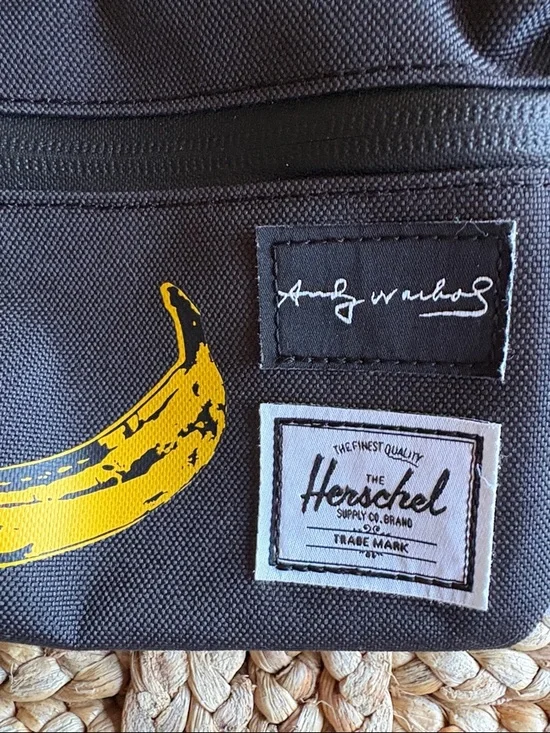 Herschel Seventeen Hip Pack NWT - Picture 5 of 6